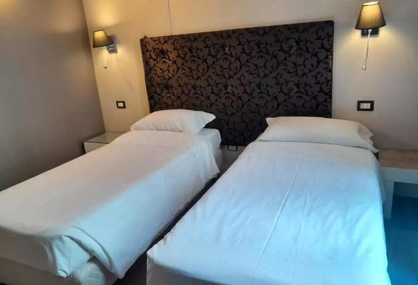 هتل Piccolo Di Piazza Di Spagna Suites