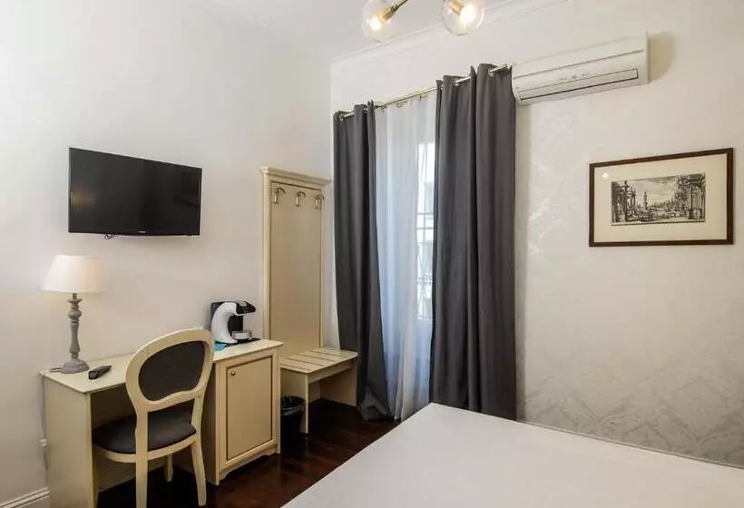 هتل Piccolo Di Piazza Di Spagna Suites