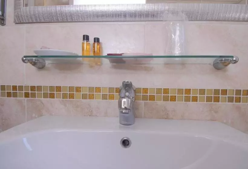 هتل Piccolo Di Piazza Di Spagna Suites