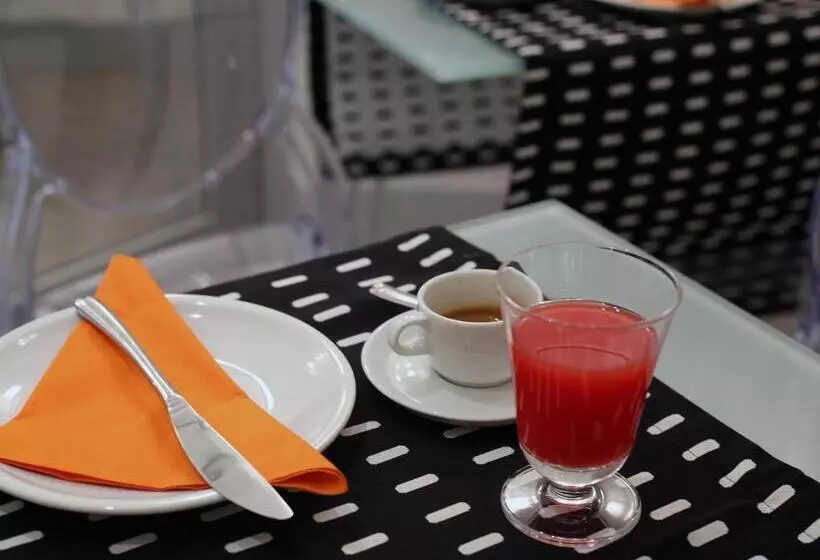 هتل Piccolo Di Piazza Di Spagna Suites