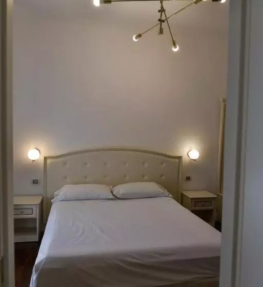 هتل Piccolo Di Piazza Di Spagna Suites