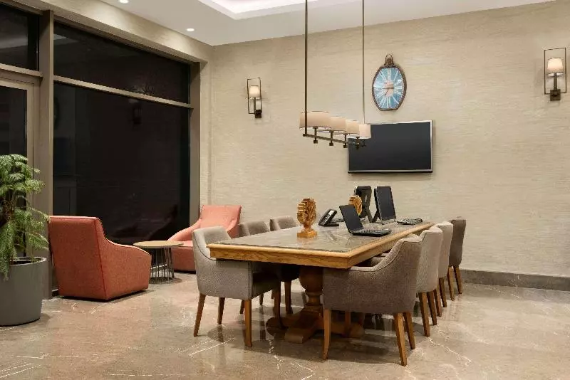 호텔 Ramada & Suites By Wyndham Adana