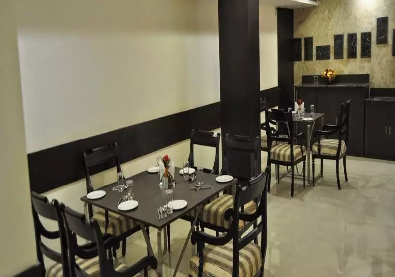 هتل The Grand Orion Kailash Colony