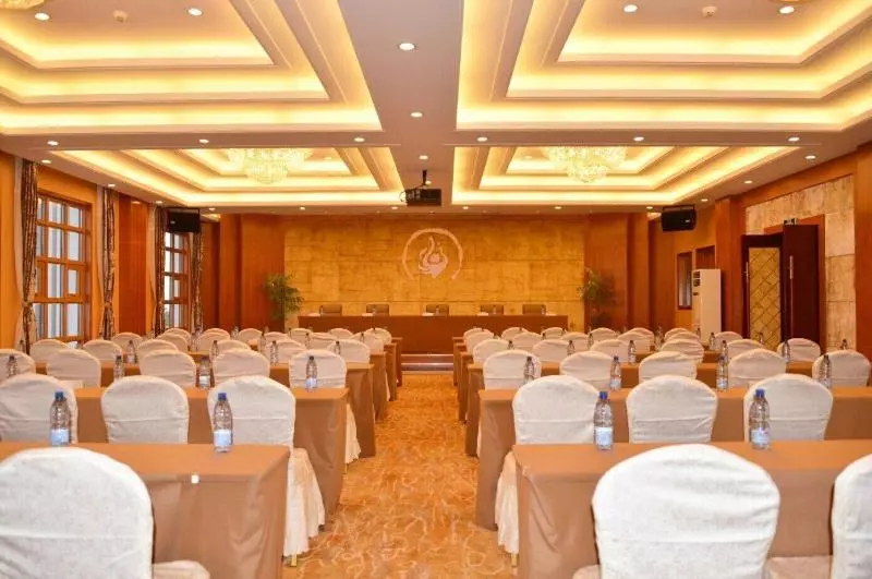 Residence Golden Peacock Resort