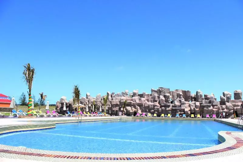 Residence Golden Peacock Resort