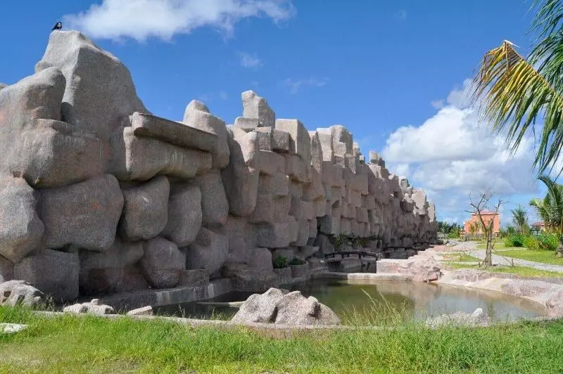 Residence Golden Peacock Resort