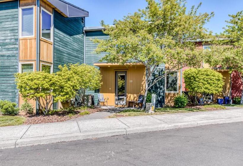 בית מלון כפרי Mosier Creek Place