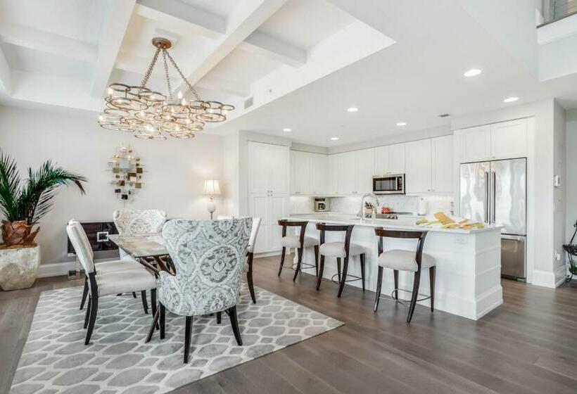 فندق Naples Square Paradise