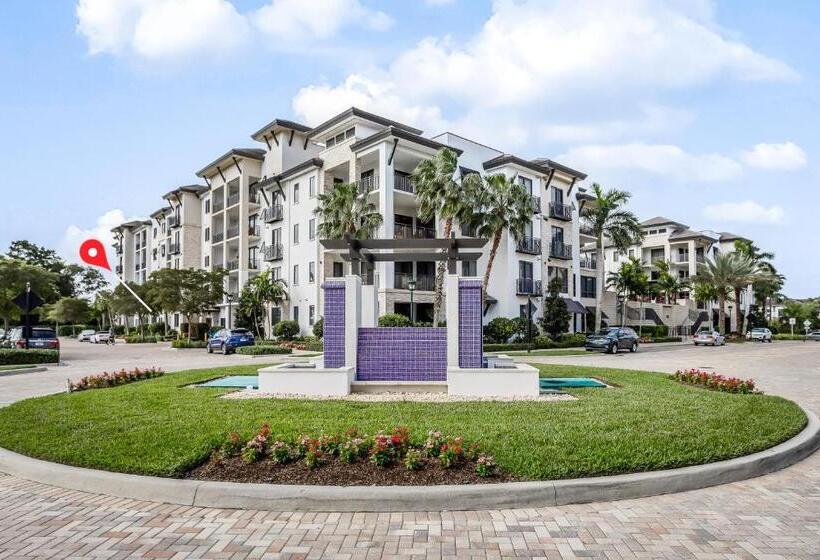 فندق Naples Square Paradise