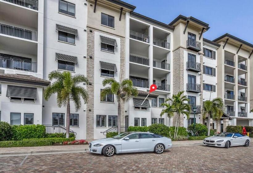 فندق Naples Square Paradise