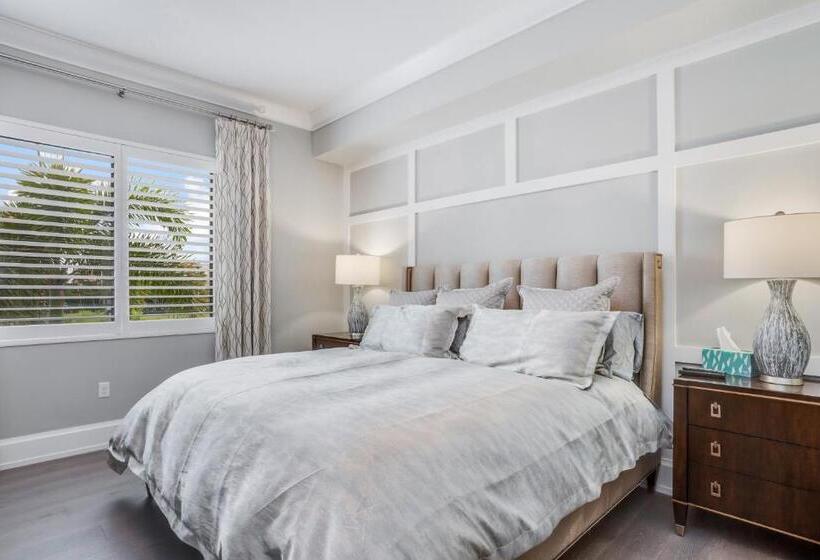 فندق Naples Square Paradise