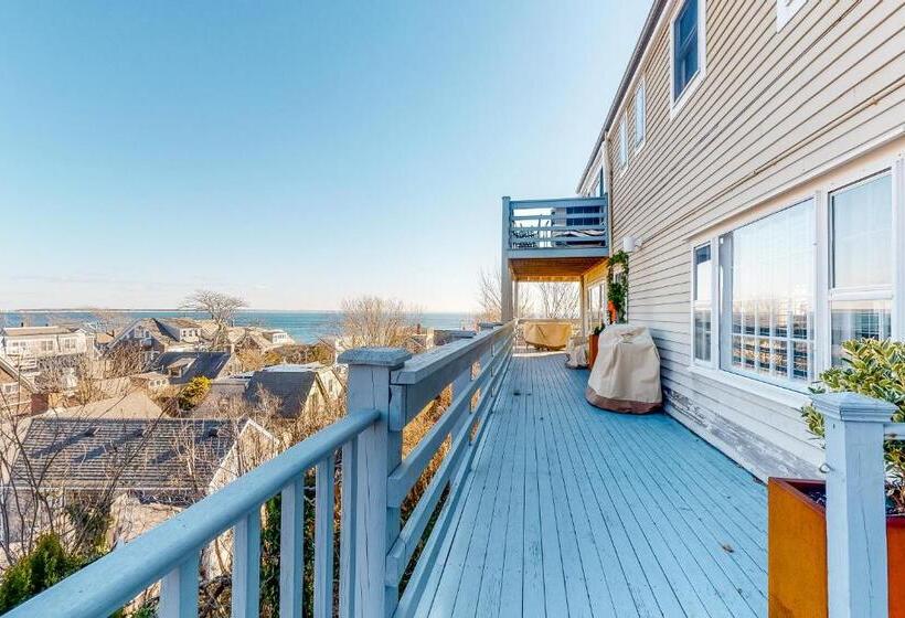 هتل A Room With A View