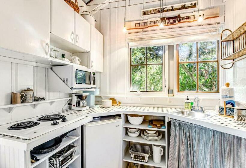 בית מלון כפרי Baby Breezy Tree House