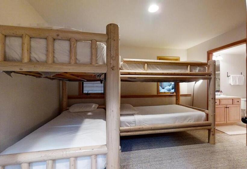 فندق Evergreens 03