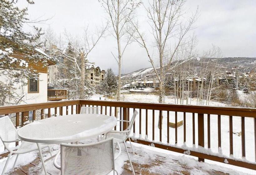 فندق Evergreens 03