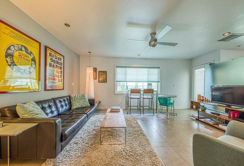 בית מלון כפרי Sordid Lives Condo Permit# 3202