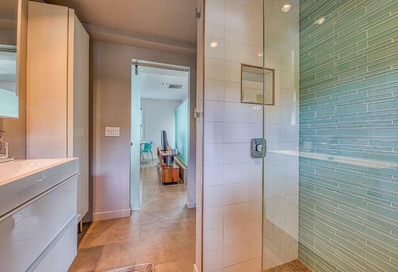 בית מלון כפרי Sordid Lives Condo Permit# 3202