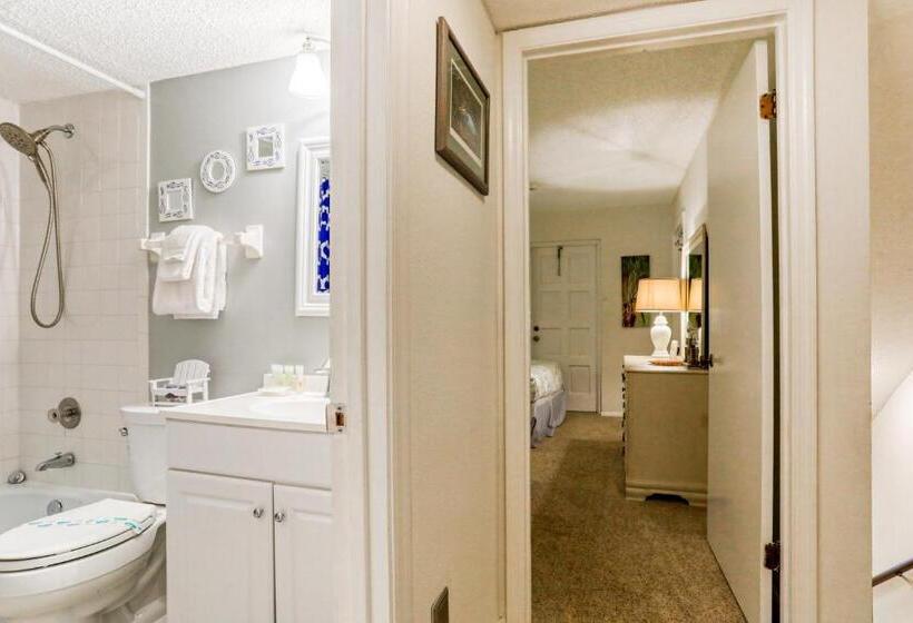 هتل Spanish Trace 235