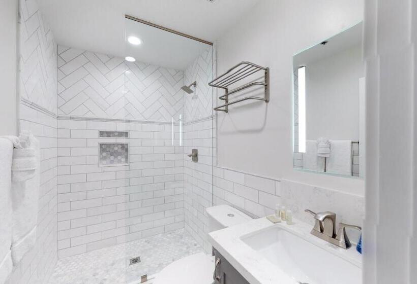 בית מלון כפרי Historic Oldtown Plaza 201