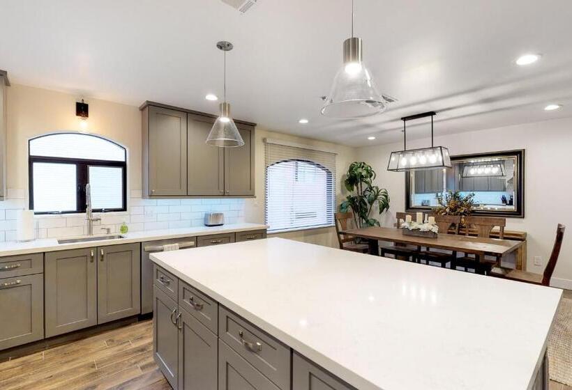 בית מלון כפרי Historic Oldtown Plaza 201