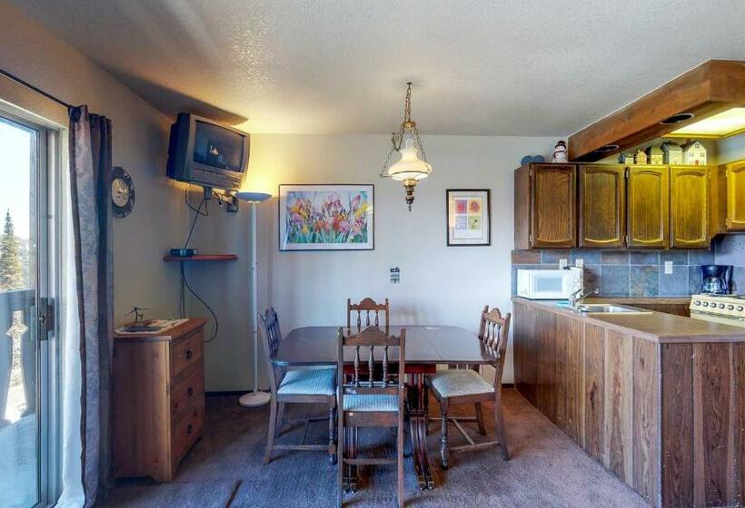 Отель Red Cricket 22