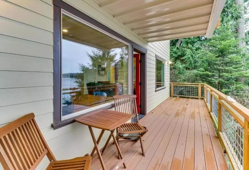 ホテル The Cabin At Oak Bay