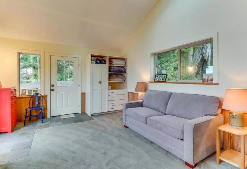 ホテル The Cabin At Oak Bay