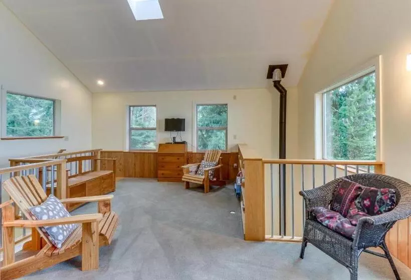 ホテル The Cabin At Oak Bay