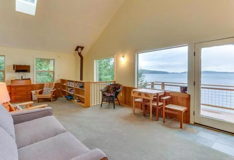 ホテル The Cabin At Oak Bay
