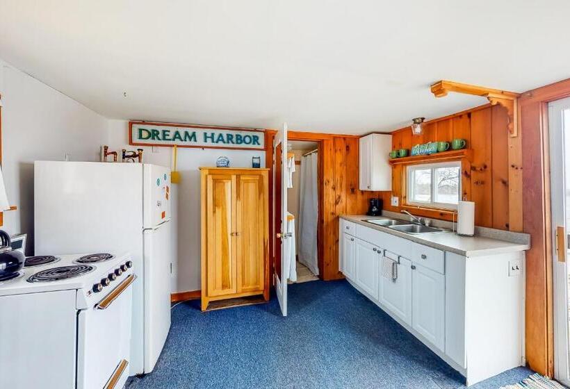 هتل Dream Harbor Cottage