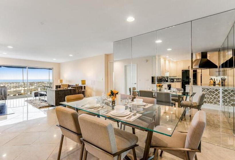 Отель I Only Have Eyes For You