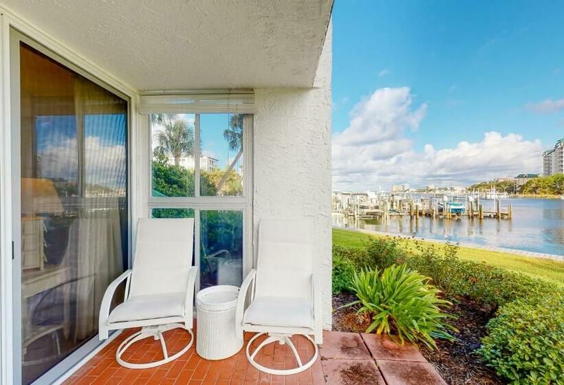 Отель Dolphin Point 105b