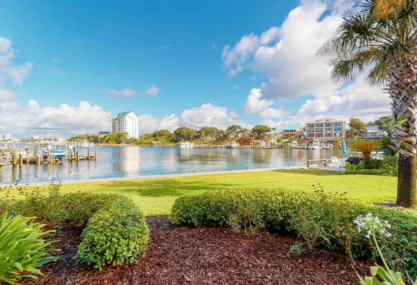 Отель Dolphin Point 105b