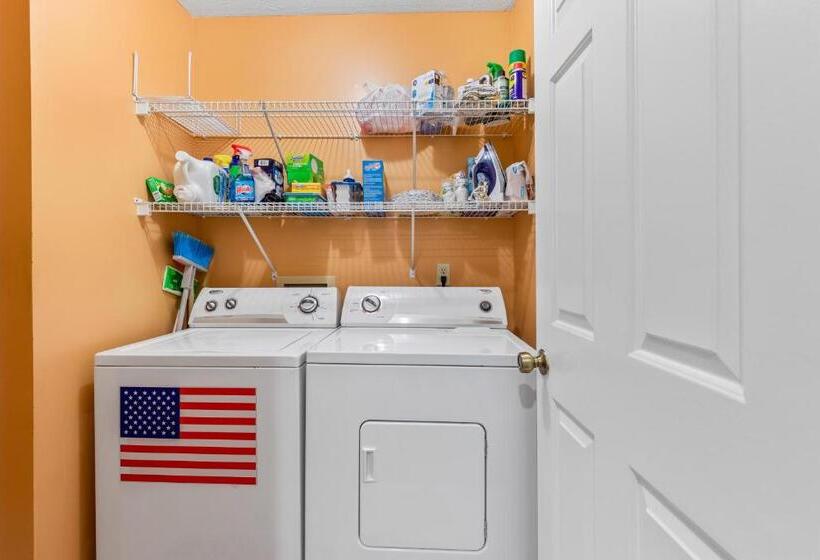 בית מלון כפרי Pinehurst Hideaway