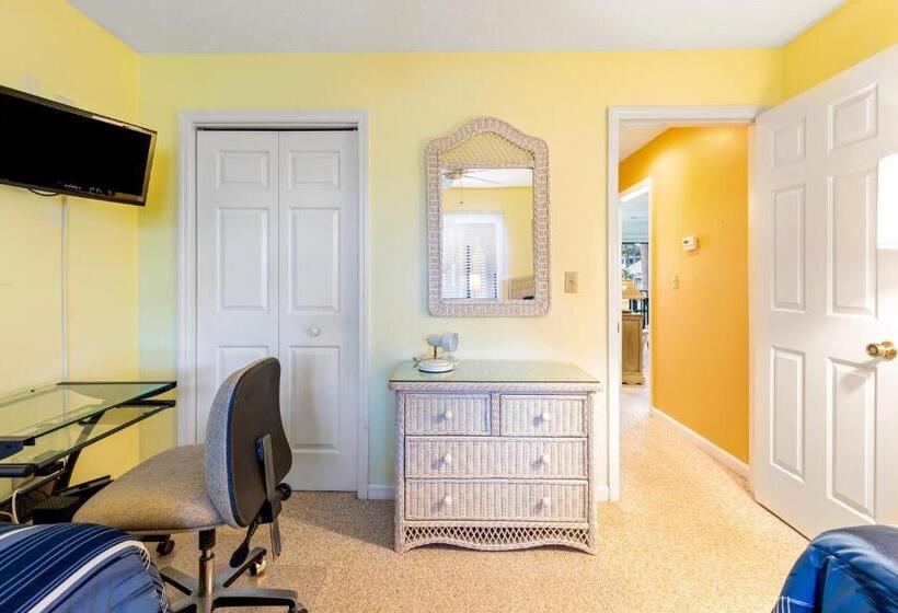 בית מלון כפרי Pinehurst Hideaway