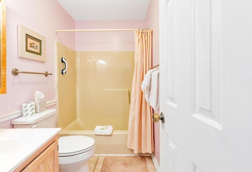 בית מלון כפרי Pinehurst Hideaway