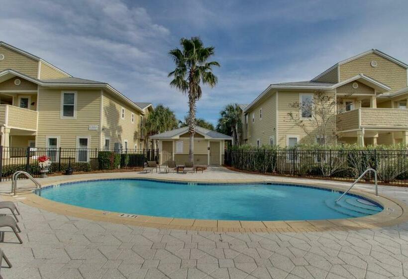 Отель Seaesta At Topsail Village