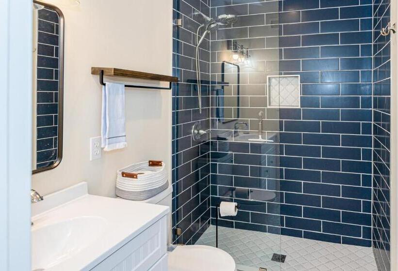 فندق Three Brothers