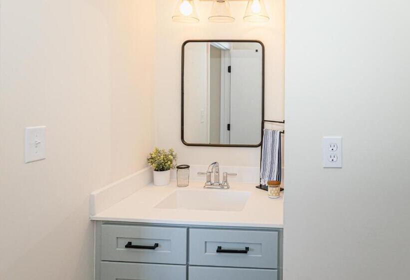 فندق Three Brothers