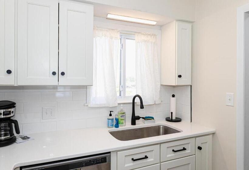 فندق Three Brothers