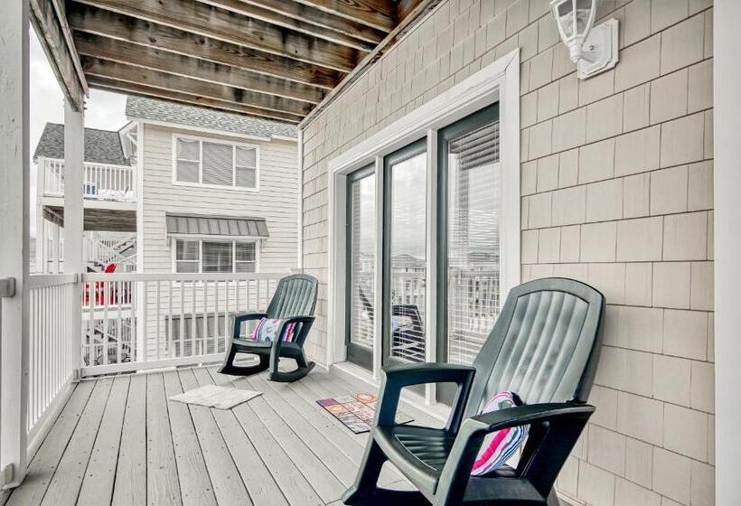 فندق West End Isle Retreat