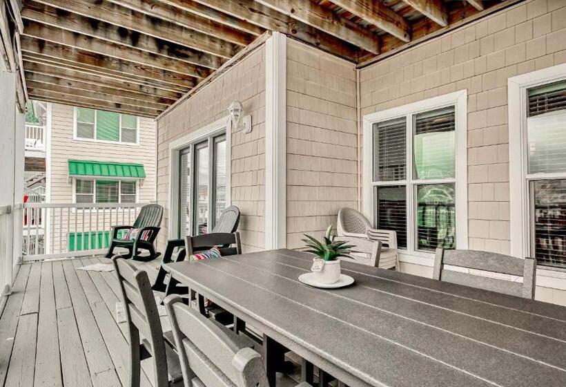 فندق West End Isle Retreat