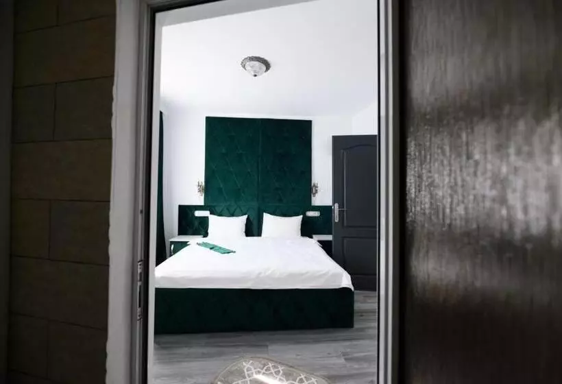 Aamiaismajoitus (B&B) Pensiunea Lor