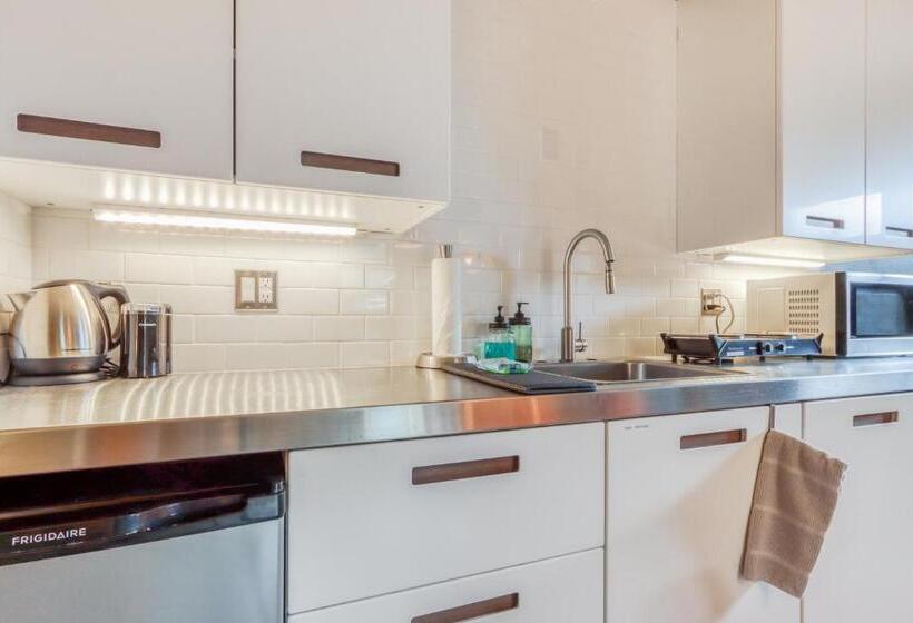 Отель Jefferson Hideaway