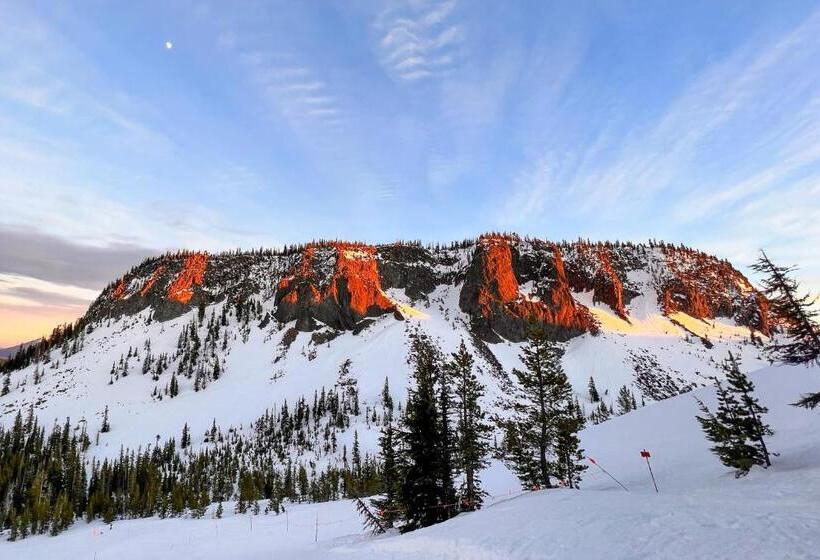 Отель Jefferson Hideaway