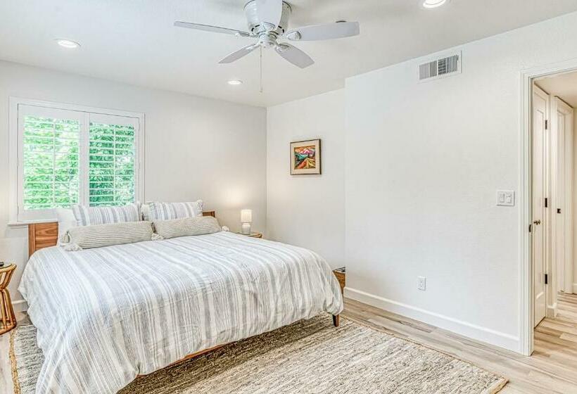 Отель Slide Creek Retreat