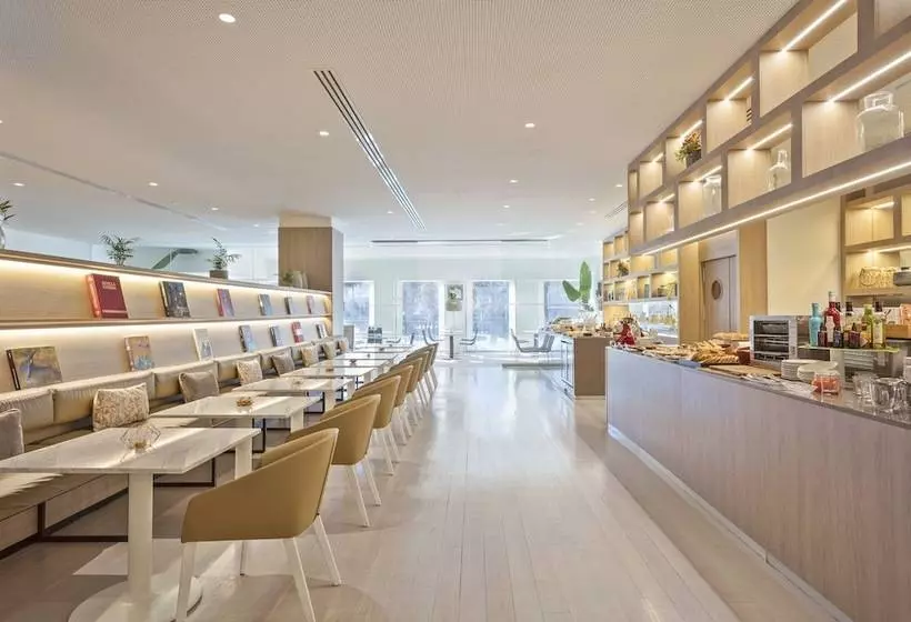 Hotelli The Level At Melia Sevilla