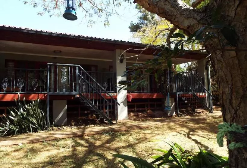 Motelli Aloes Country Inn