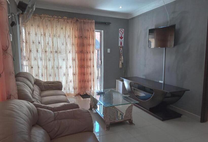 פנסיון Kadichueni Guest House