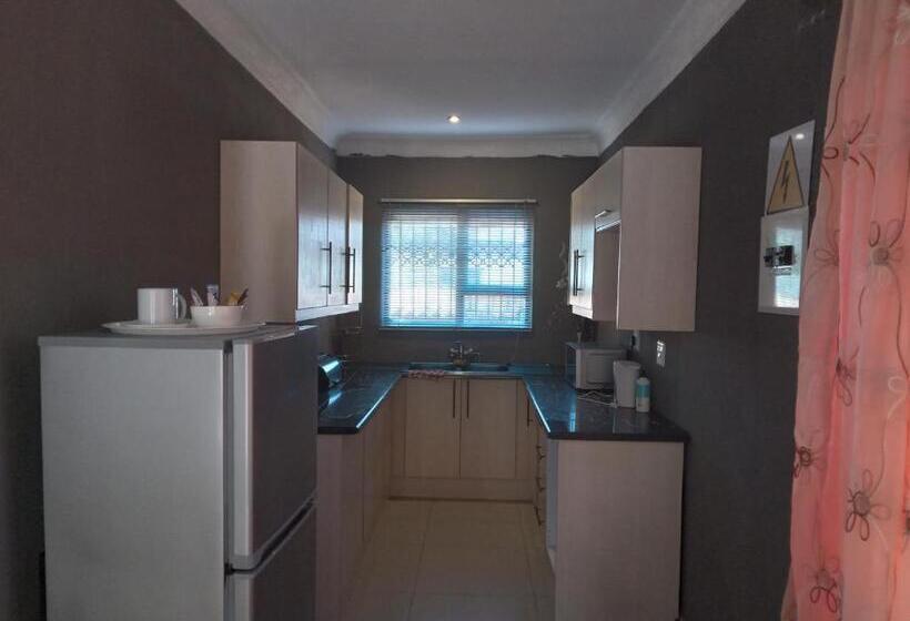 פנסיון Kadichueni Guest House